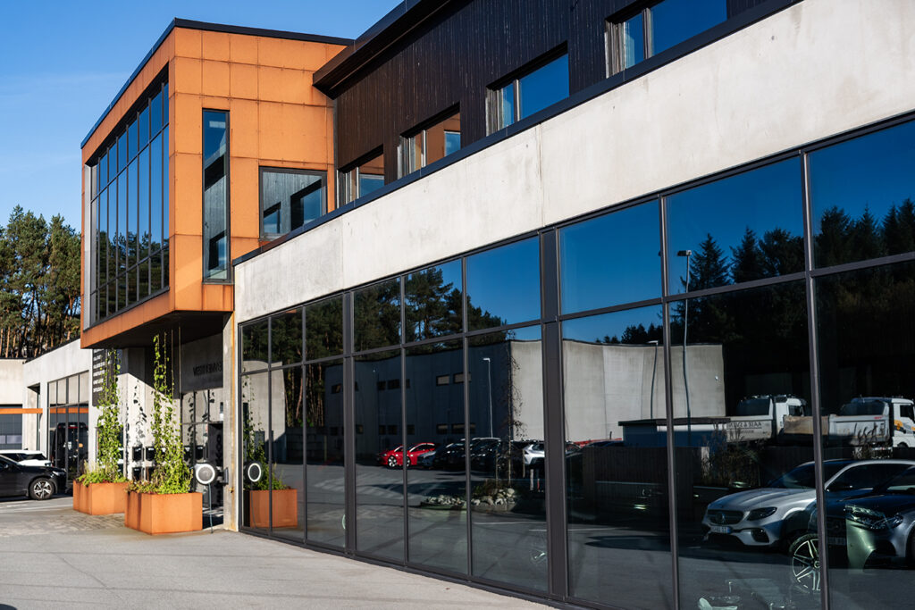 Karmøy Bilsenter Show Room
